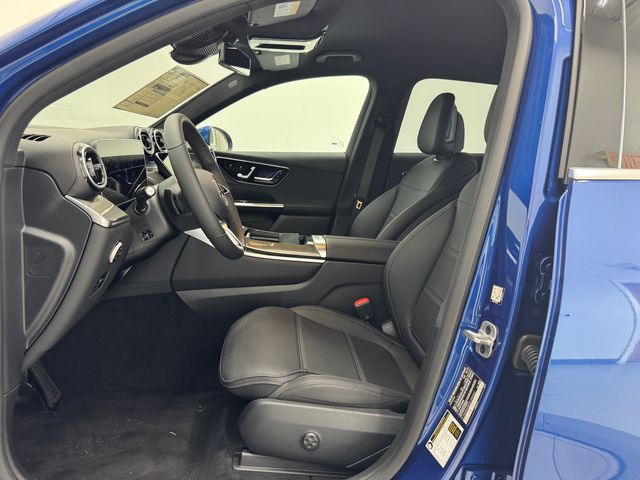 2025 Mercedes Benz GLC 300 photo 18