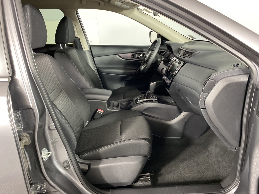 2020 Nissan Rogue SV photo 22