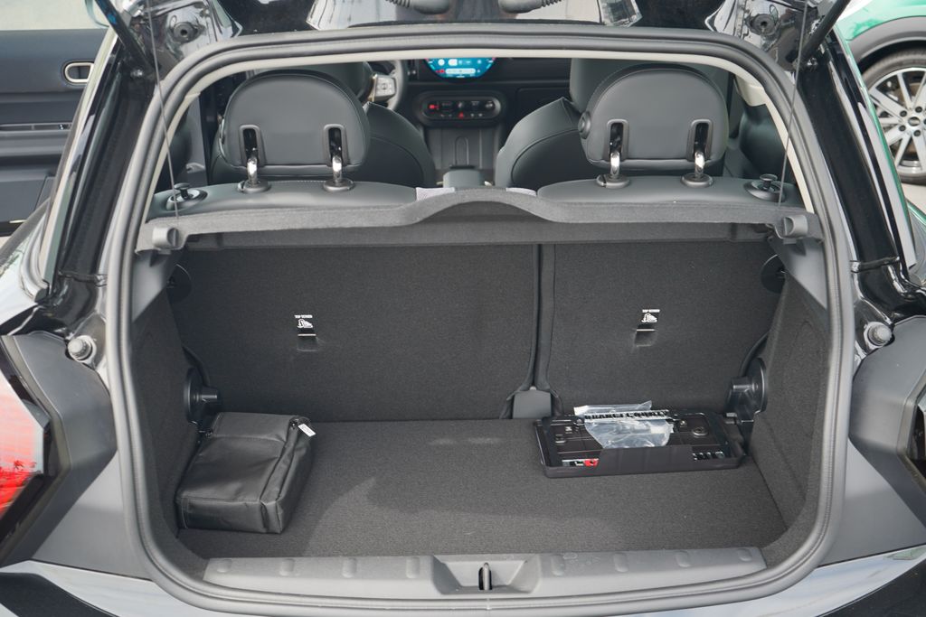 2025 Mini Cooper 2 Door Hardtop Iconic photo 10