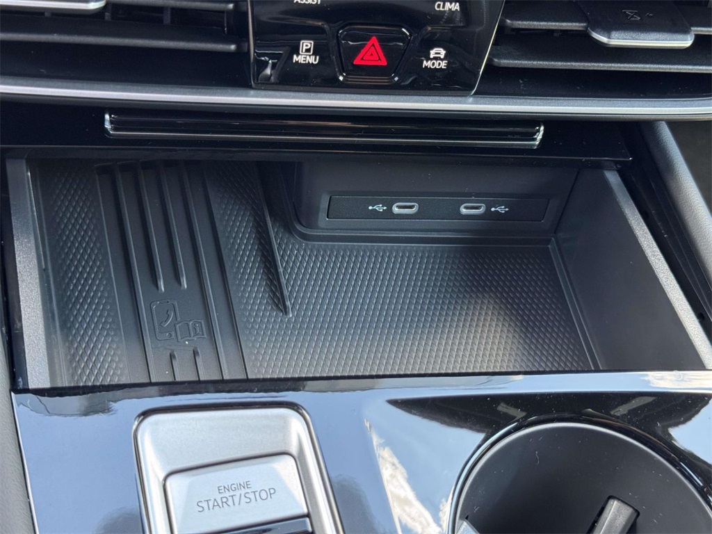2026 Volkswagen Atlas Cross Sport SEL R-Line photo 21
