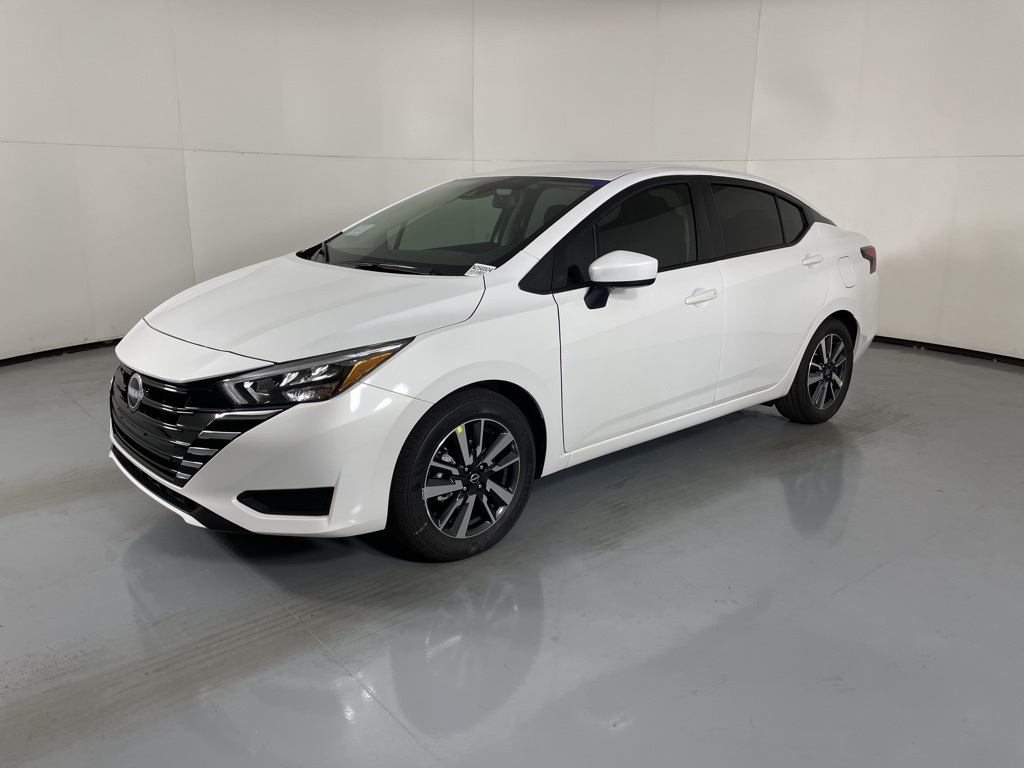 2025 Nissan Versa SV photo 4