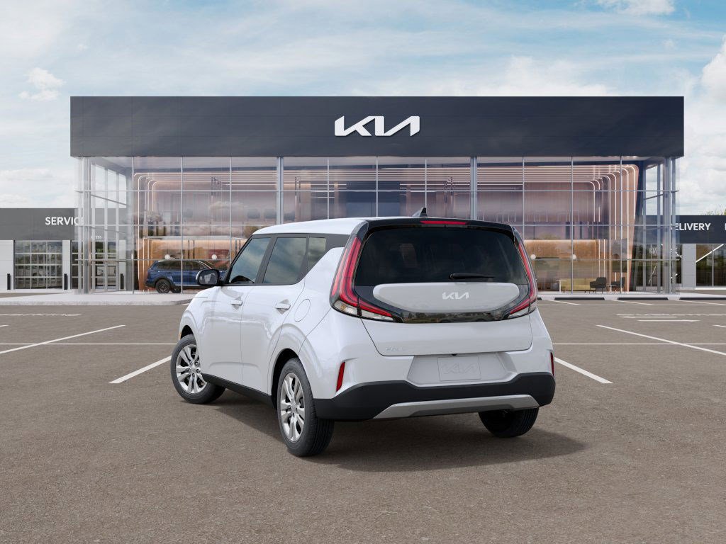 2025 Kia Soul LX photo 4