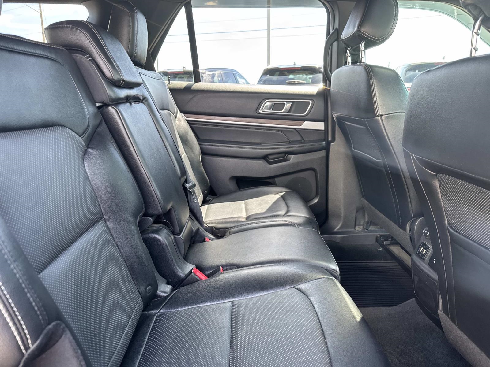 2016 Ford Explorer Limited photo 9