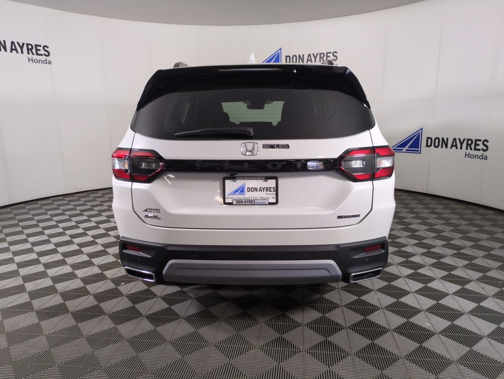 2025 Honda Pilot Touring photo 4