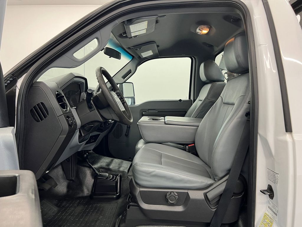 2016 Ford F-550 XL photo 4