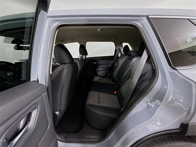 2026 Nissan Rogue SV photo 7