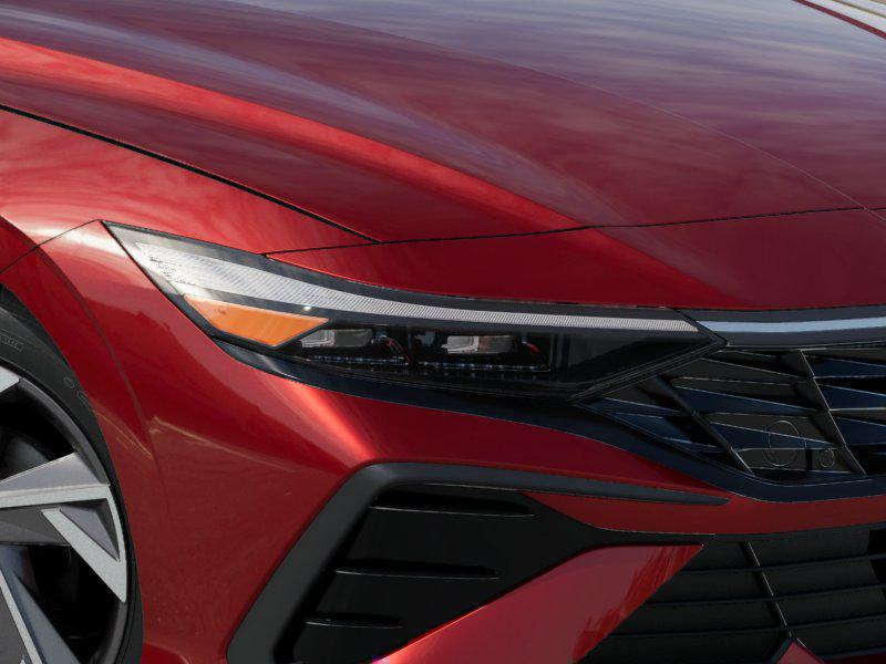 2025 Hyundai Elantra Limited photo 9