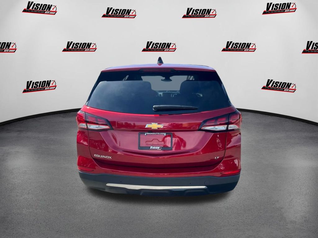2024 Chevrolet Equinox LT photo 4