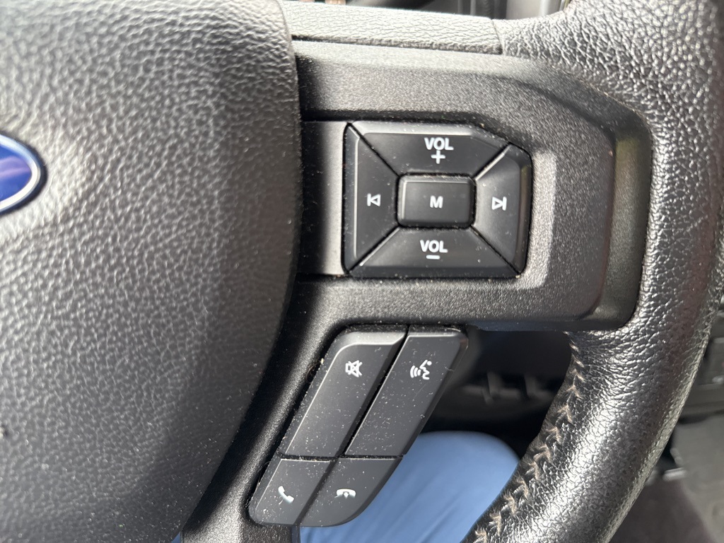2015 Ford F-150 XLT photo 16