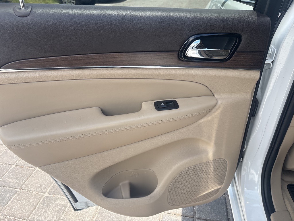 2021 Jeep Grand Cherokee Overland photo 16