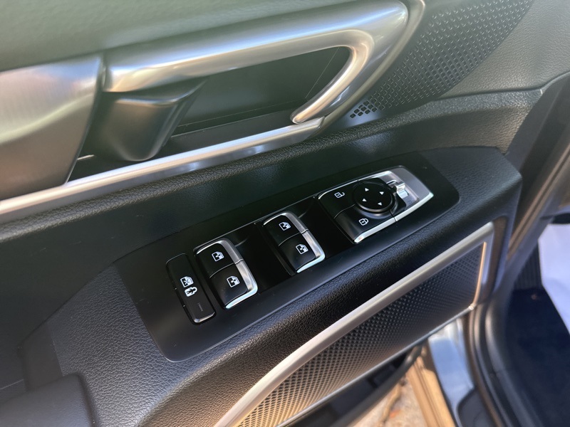 2024 Kia Telluride S photo 19