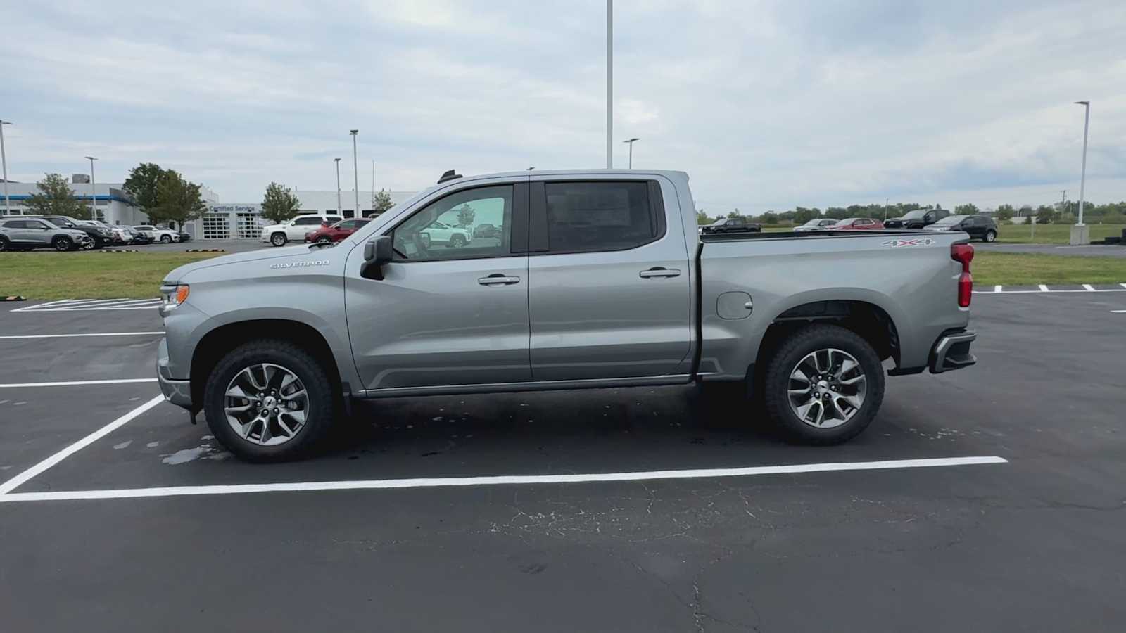 2026 Chevrolet Silverado 1500 RST photo 4