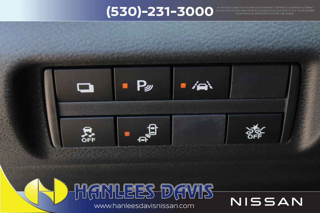 2025 Nissan Kicks Play S photo 20