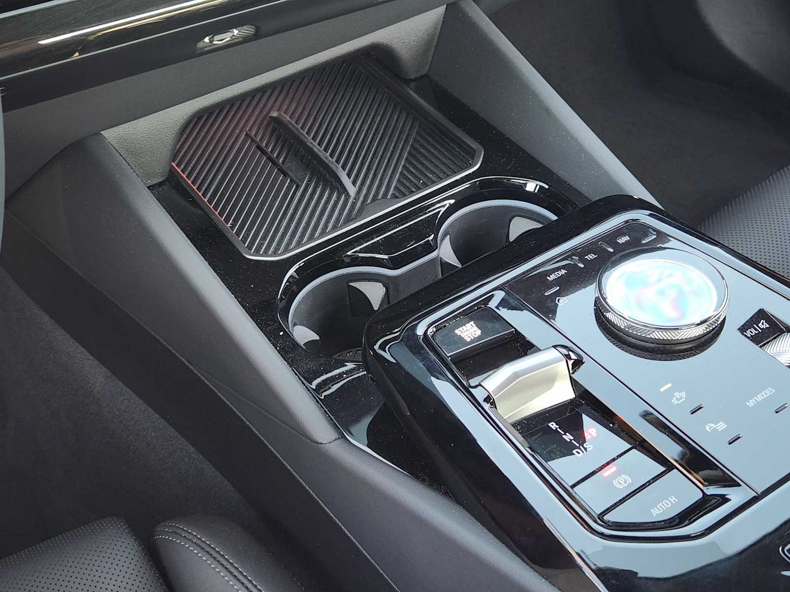 2025 Bmw 530i photo 14