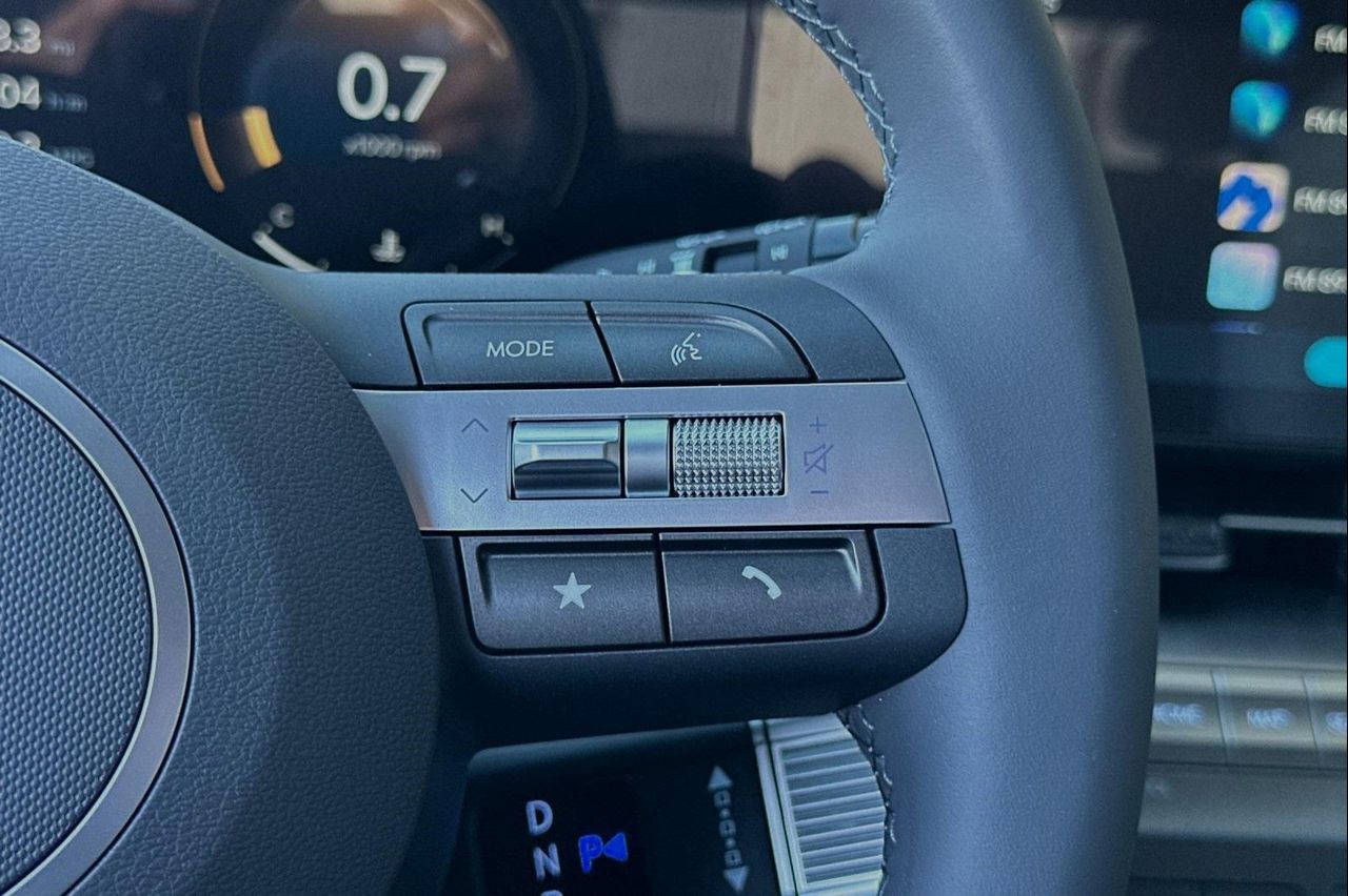 2025 Hyundai Kona SEL photo 23