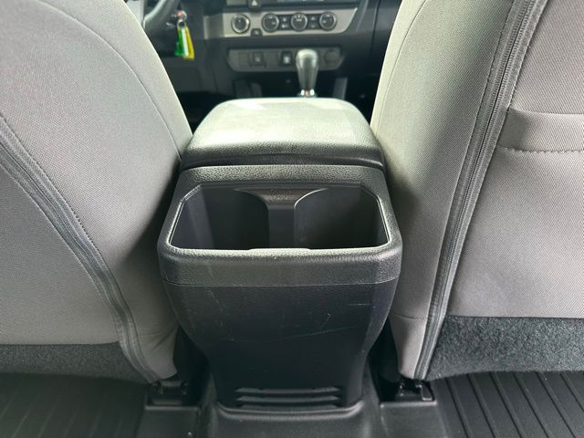 2022 Toyota Tacoma SR5 photo 31