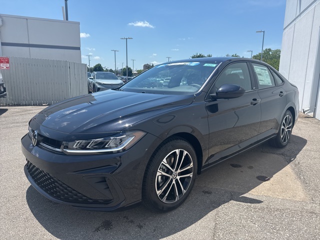 2025 Volkswagen Jetta 1.5T Sport photo 9