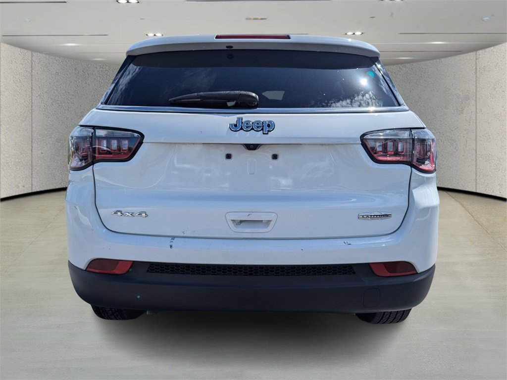 2023 Jeep Compass Latitude photo 4