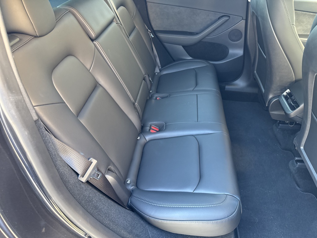 2024 Tesla Model Y Long Range photo 17