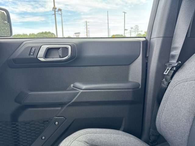 2025 Ford Bronco Base photo 39