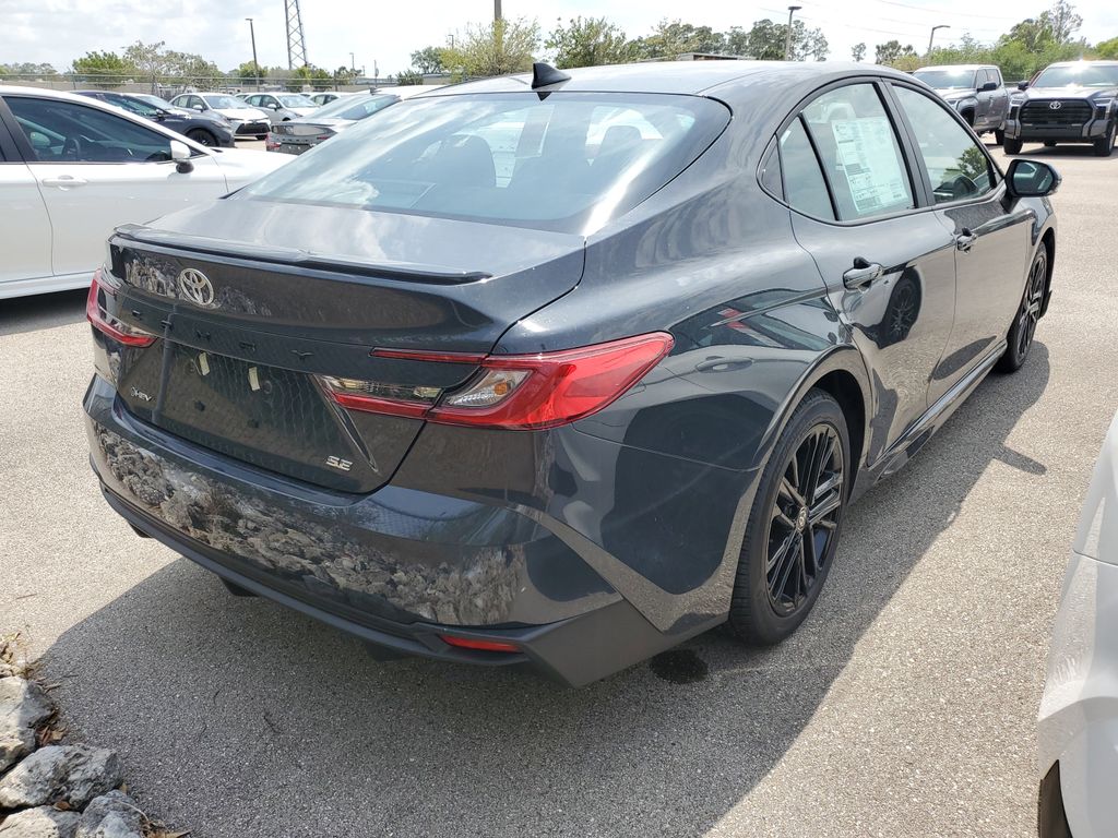 2025 Toyota Camry SE photo 5