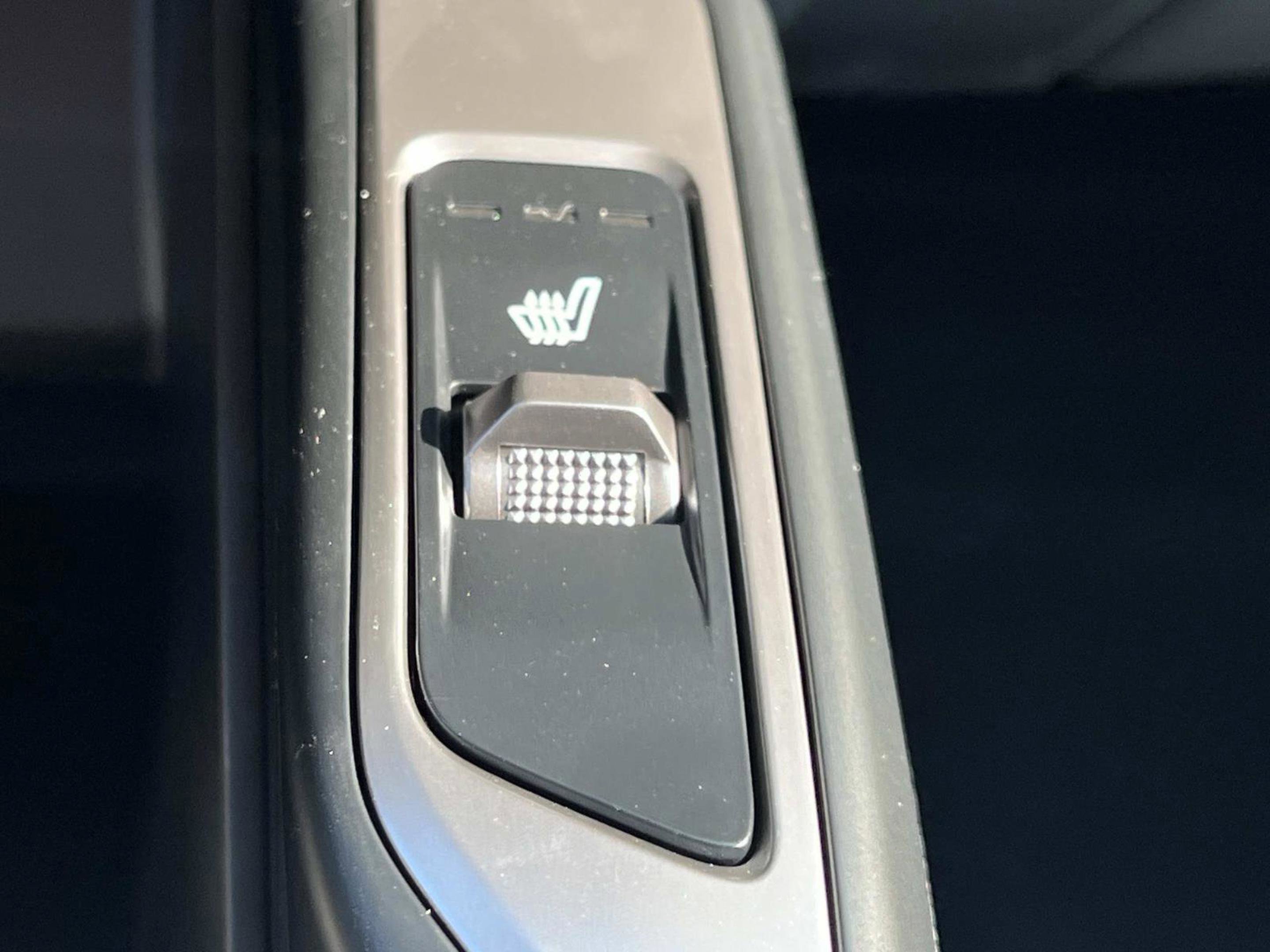 2025 Kia Sorento Hybrid EX photo 27