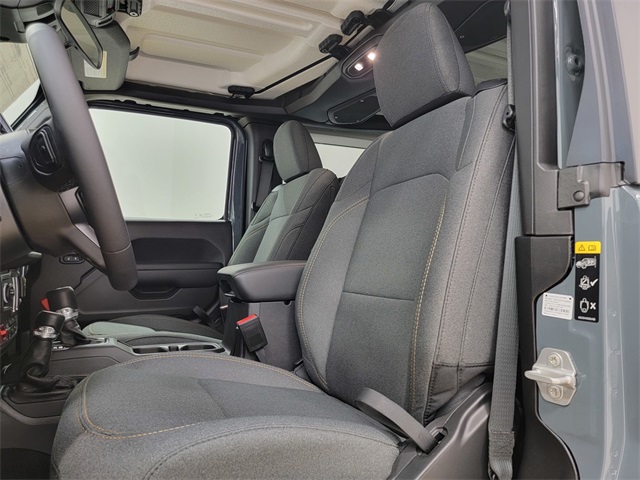 2025 Jeep Wrangler Willys photo 13