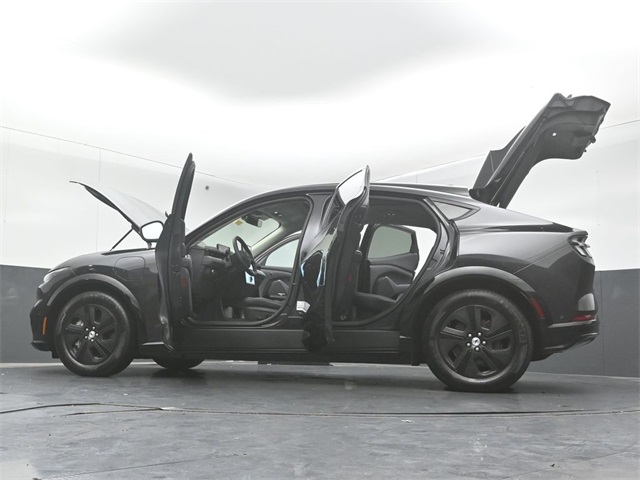 2022 FORD MUSTANG MACH-E - Image 53