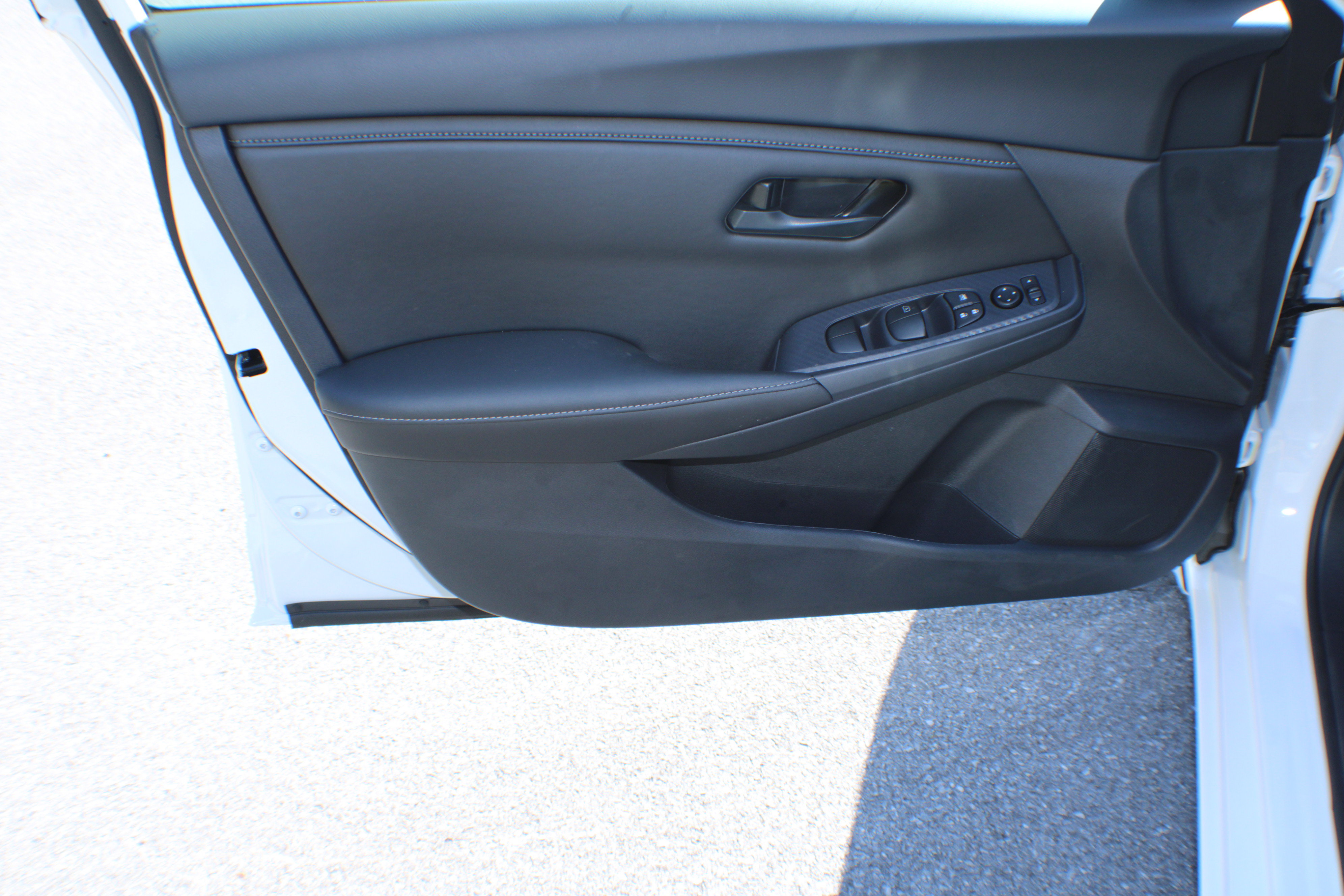 2025 Nissan Sentra S photo 2