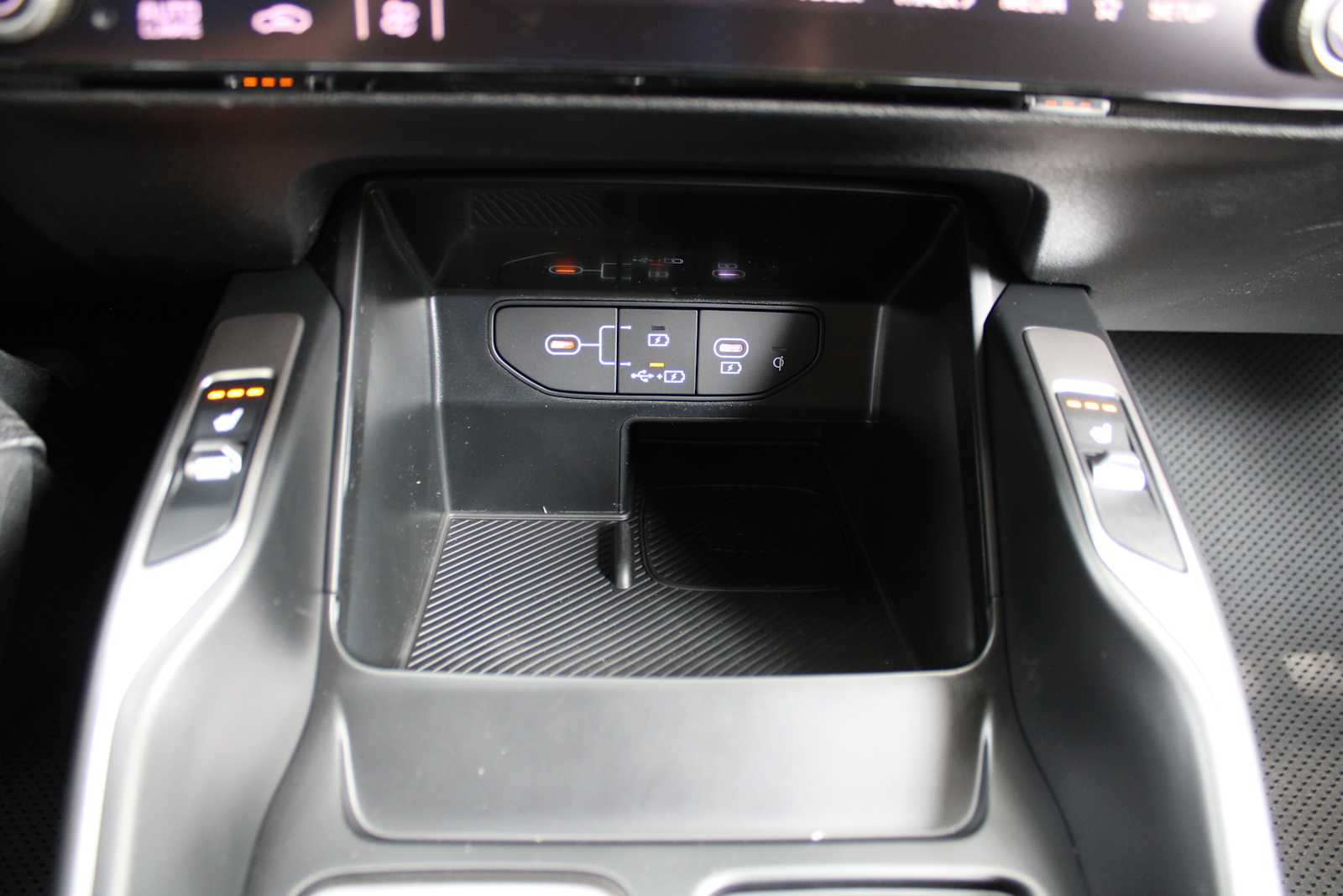 2025 Kia Sorento S photo 30