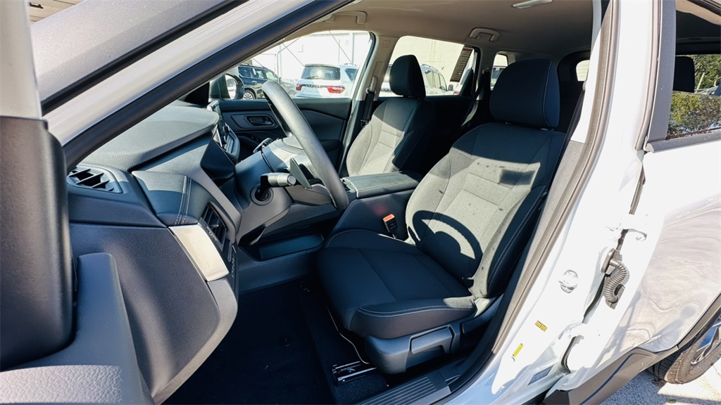 2025 Nissan Rogue S photo 23