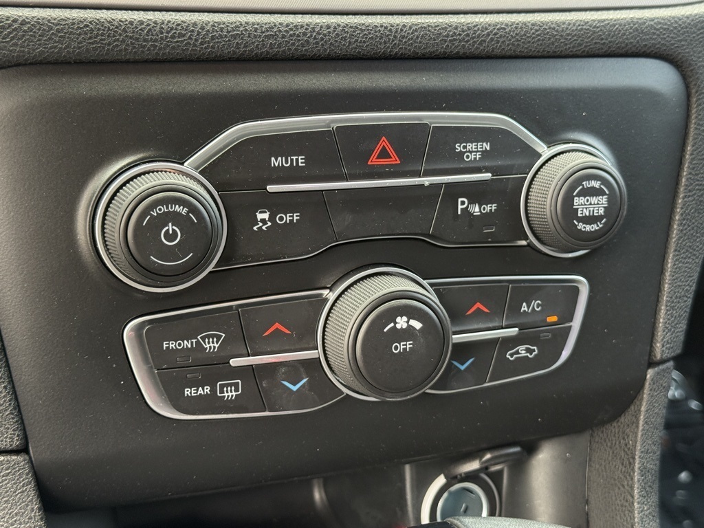 2023 Dodge Charger SXT photo 23