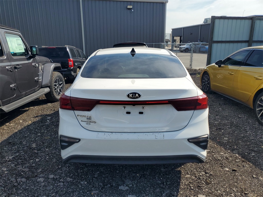 2019 Kia Forte FE photo 3