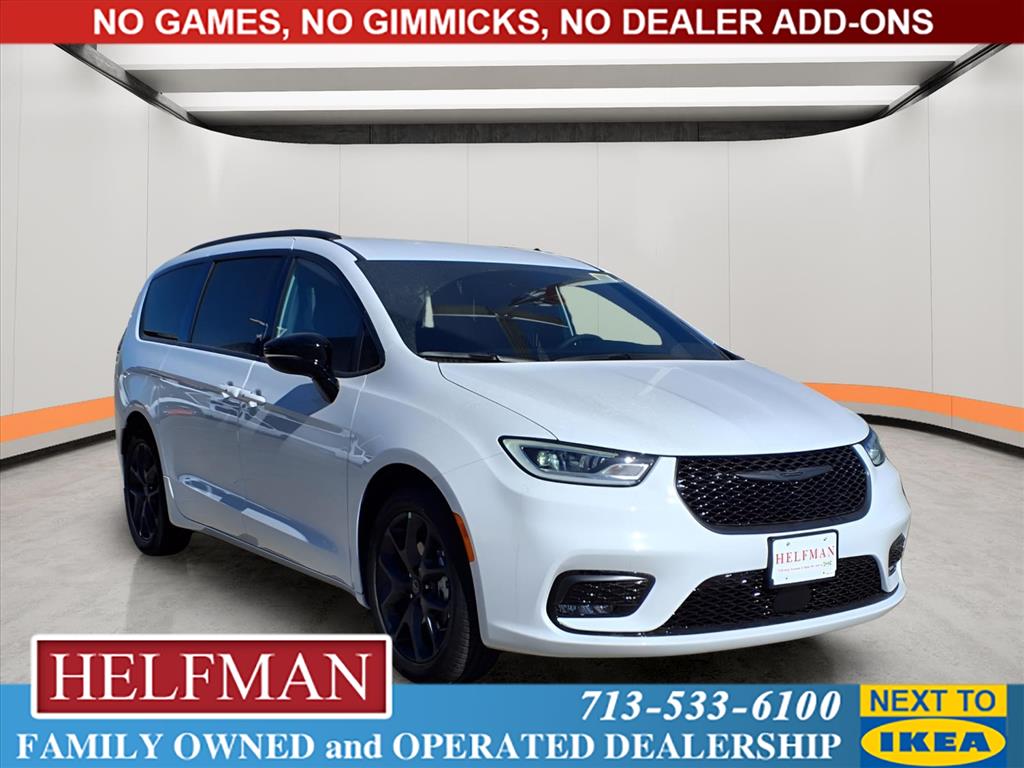 2026 Chrysler Pacifica Select's photo