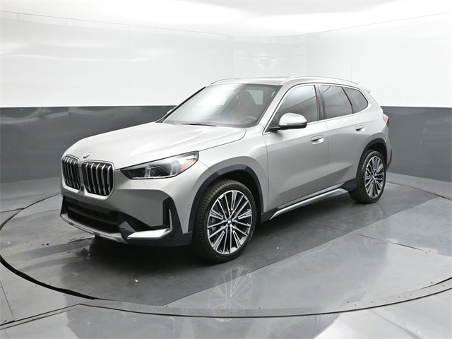 2025 BMW X1 28i's photo