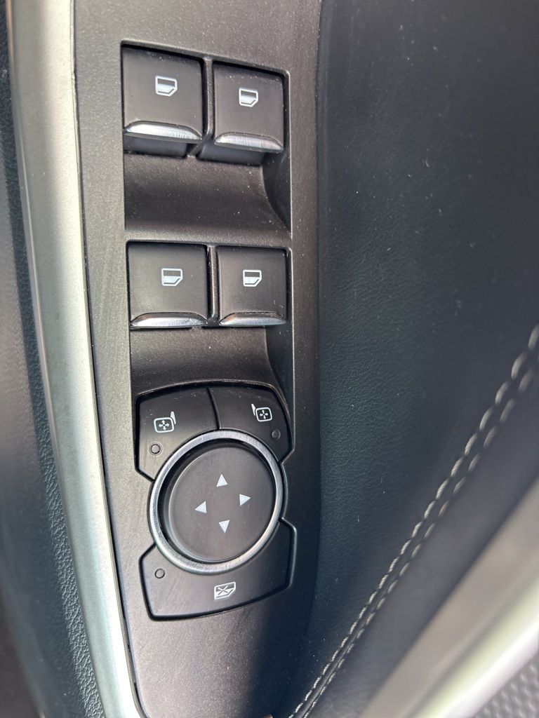 2023 Ford Explorer XLT photo 16