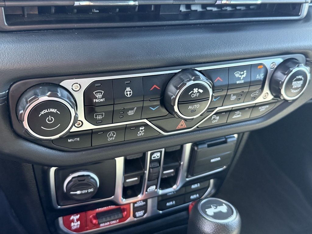2024 Jeep Wrangler Rubicon photo 13