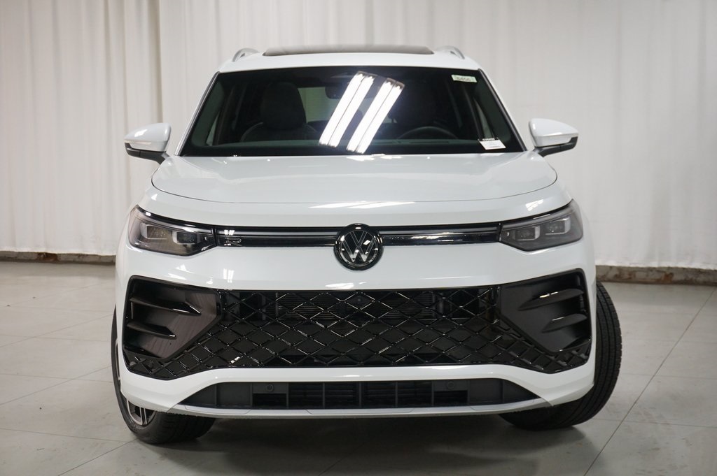 2025 Volkswagen Tiguan SEL R-Line Black photo 3