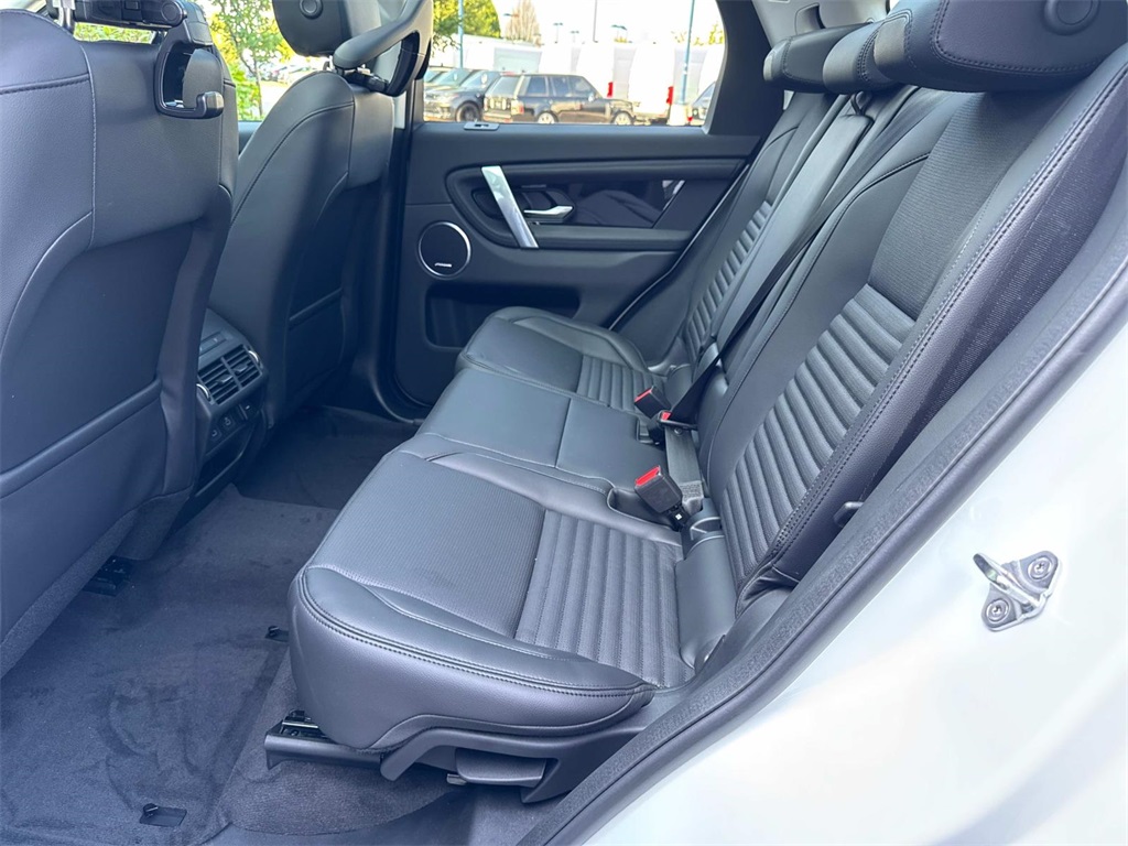 2025 Land Rover Discovery Sport S photo 13