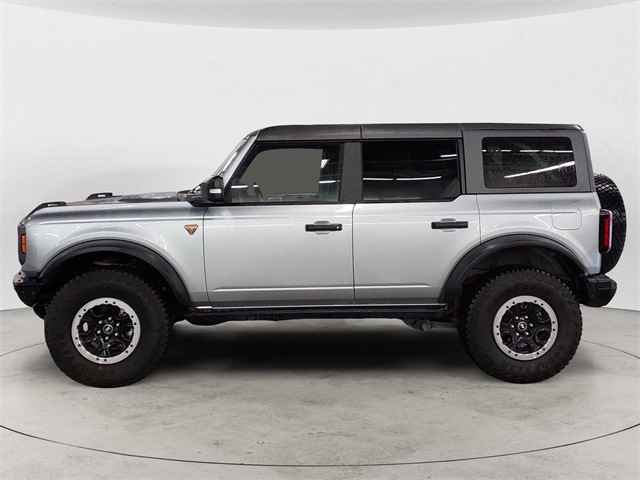 2024 Ford Bronco Badlands photo 2