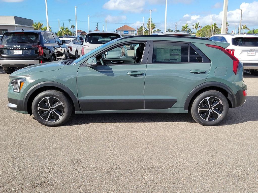 2025 Kia Niro EX photo 3
