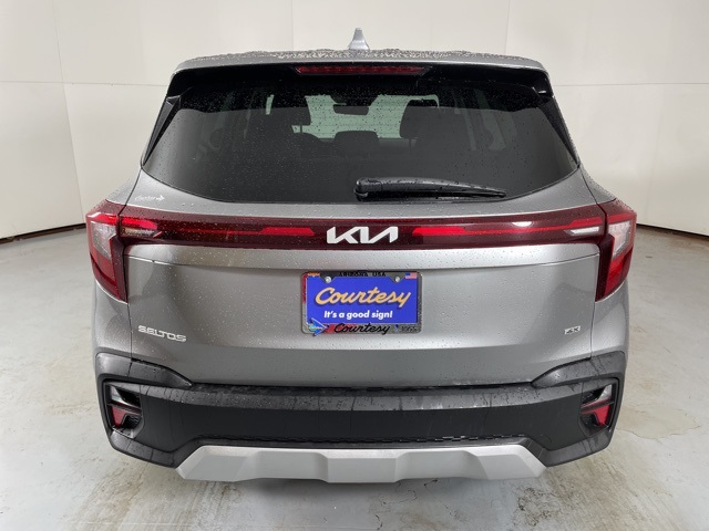 2024 Kia Seltos LX photo 7