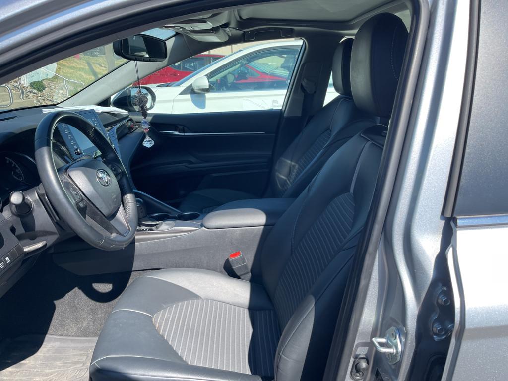2021 Toyota Camry SE photo 6