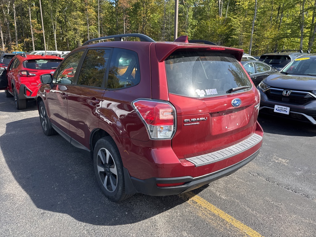 2017 Subaru Forester 2.5i Premium photo 3