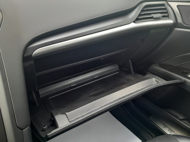 2019 Ford Fusion Energi Titanium photo 35