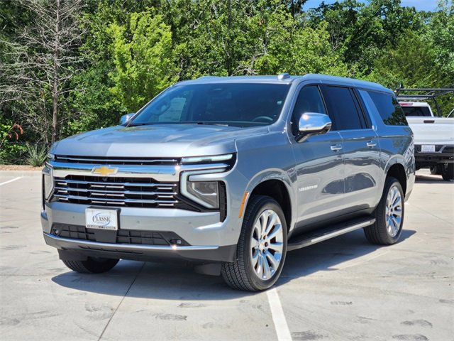 2025 Chevrolet Suburban Premier photo 2