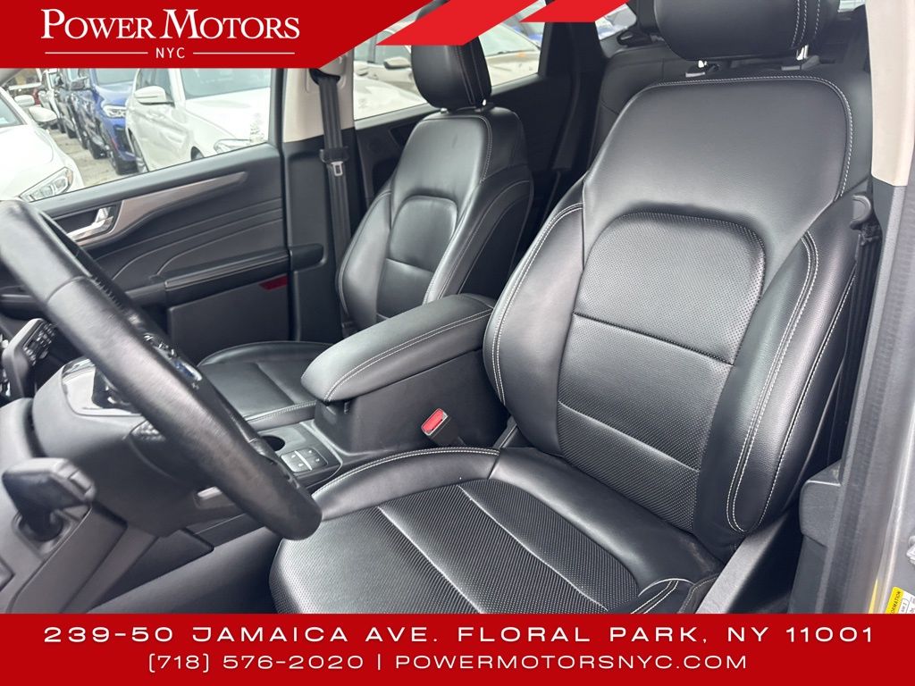 2021 Ford Escape Titanium photo 29