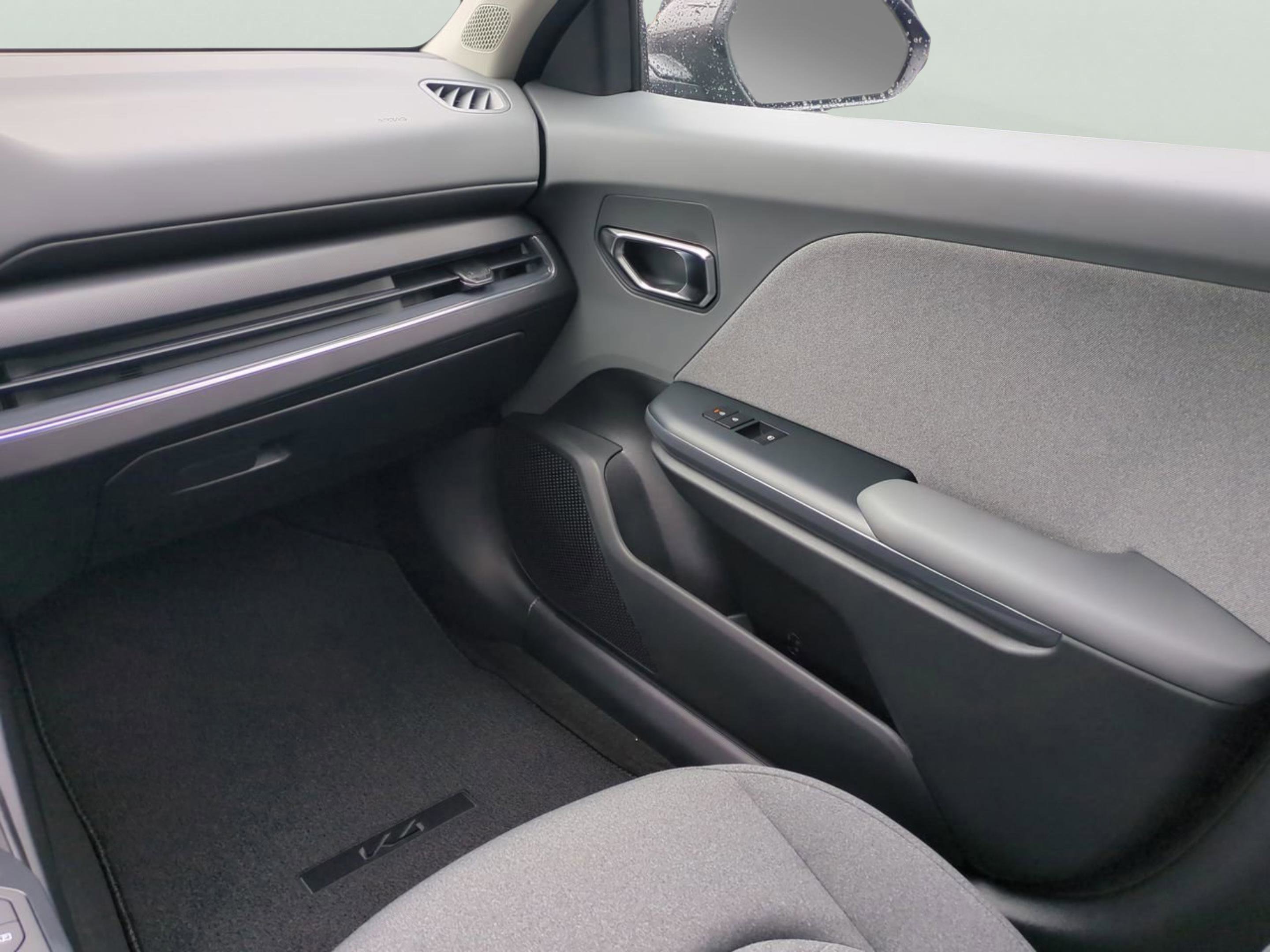2025 Kia K4 EX photo 21