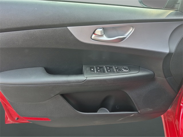 2023 Kia Forte LXS photo 21