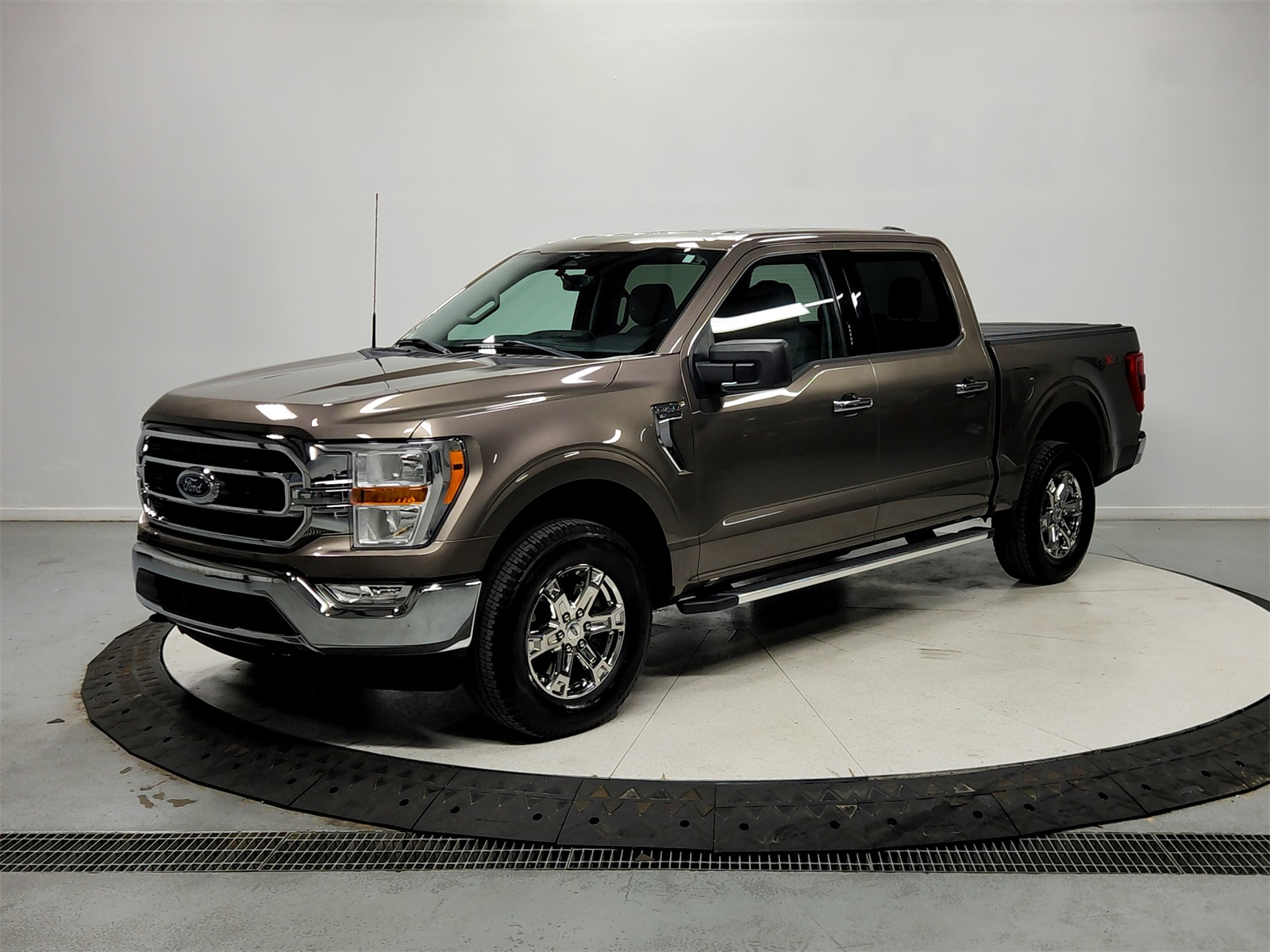 2023 Ford F-150 XLT photo 3